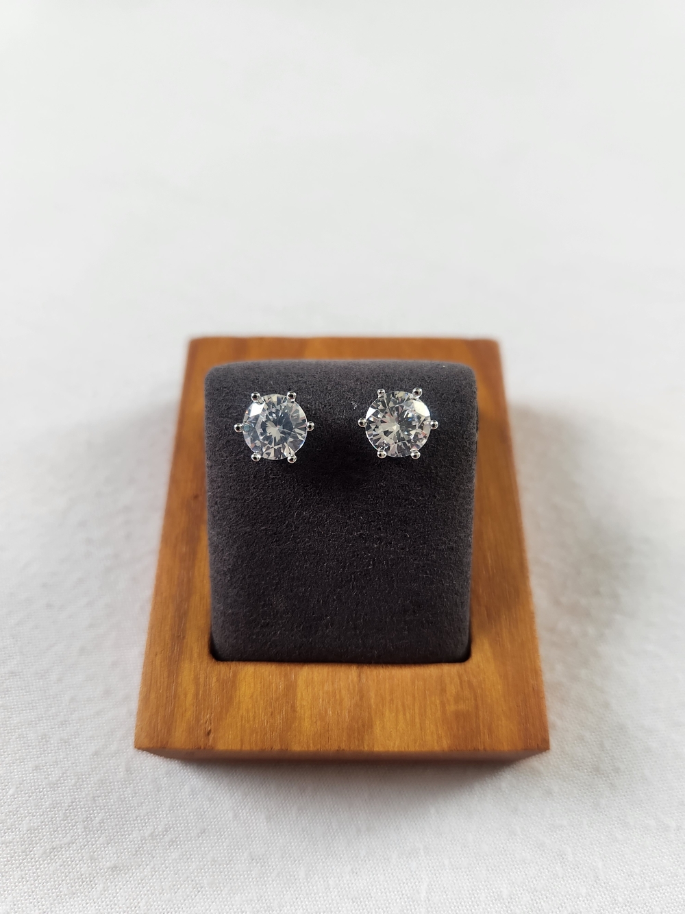 2ct (8MM) VVS D Color Moissanite set in 925 Sterling Silver earrings (4ct total)